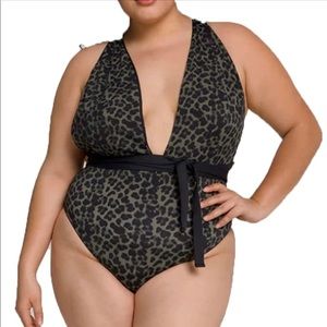 Good American - deep dive reversible one piece Size 5